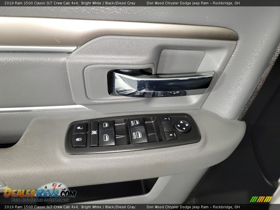 2019 Ram 1500 Classic SLT Crew Cab 4x4 Bright White / Black/Diesel Gray Photo #15