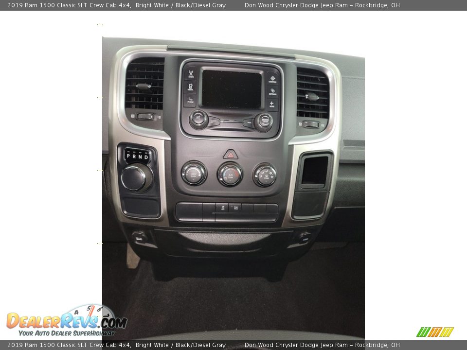2019 Ram 1500 Classic SLT Crew Cab 4x4 Bright White / Black/Diesel Gray Photo #22