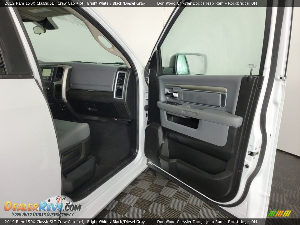2019 Ram 1500 Classic SLT Crew Cab 4x4 Bright White / Black/Diesel Gray Photo #27