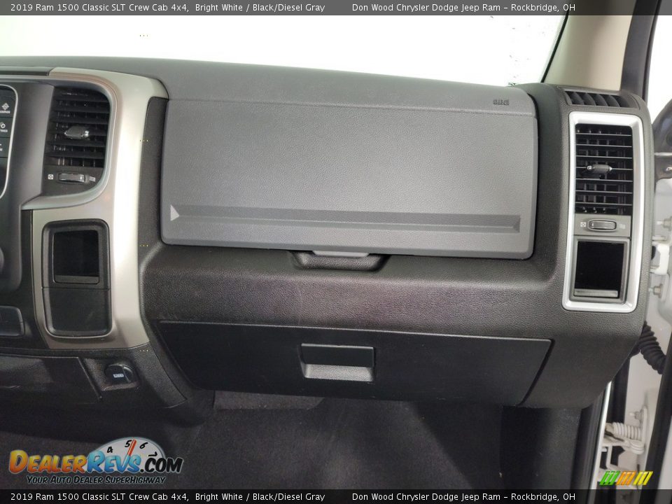 2019 Ram 1500 Classic SLT Crew Cab 4x4 Bright White / Black/Diesel Gray Photo #31