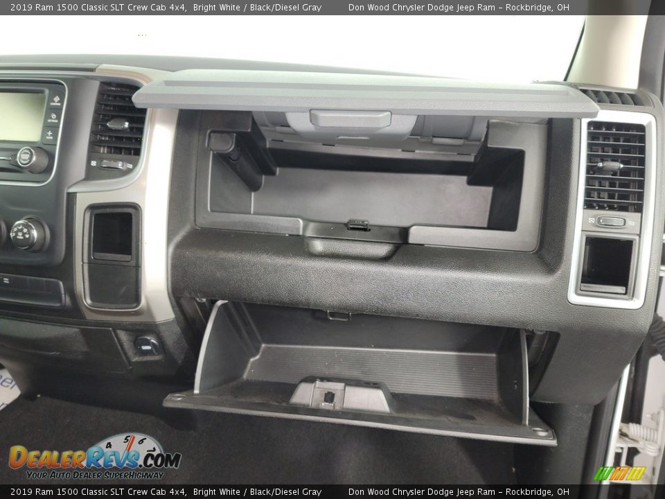 2019 Ram 1500 Classic SLT Crew Cab 4x4 Bright White / Black/Diesel Gray Photo #32