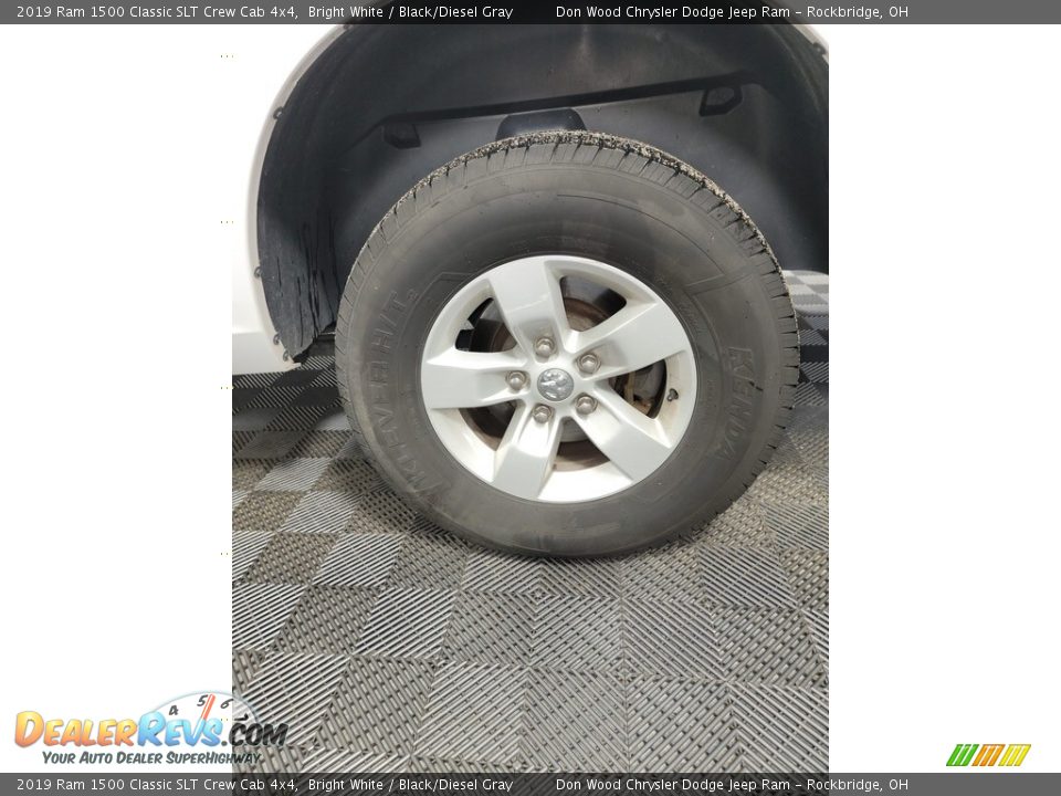 2019 Ram 1500 Classic SLT Crew Cab 4x4 Bright White / Black/Diesel Gray Photo #34