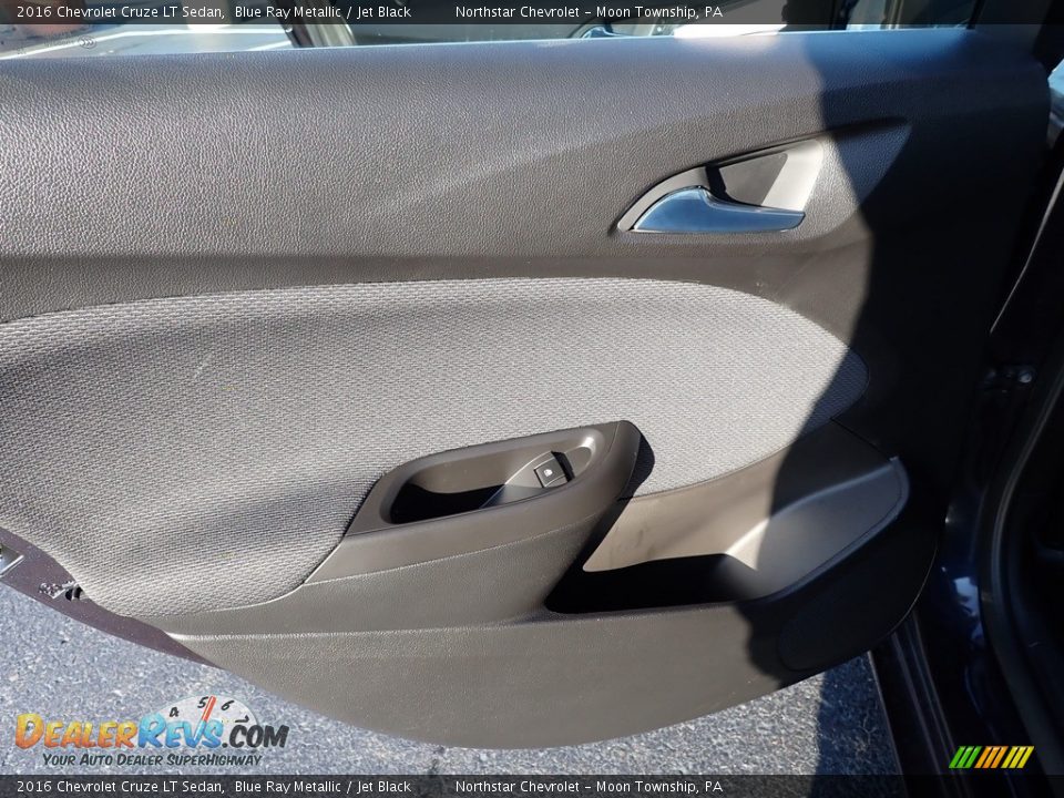 2016 Chevrolet Cruze LT Sedan Blue Ray Metallic / Jet Black Photo #22