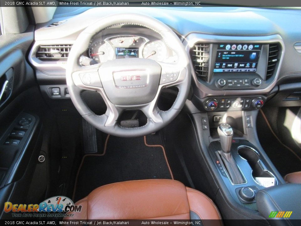 Dashboard of 2018 GMC Acadia SLT AWD Photo #15