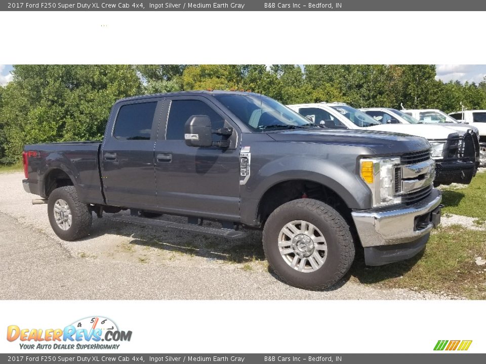 2017 Ford F250 Super Duty XL Crew Cab 4x4 Ingot Silver / Medium Earth Gray Photo #18