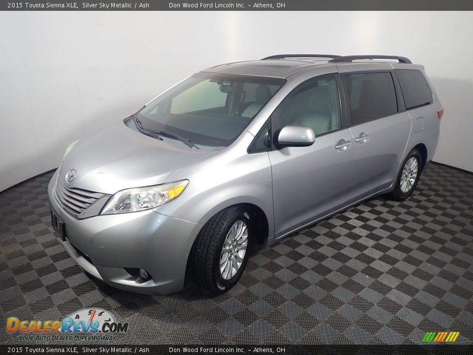 2015 Toyota Sienna XLE Silver Sky Metallic / Ash Photo #9