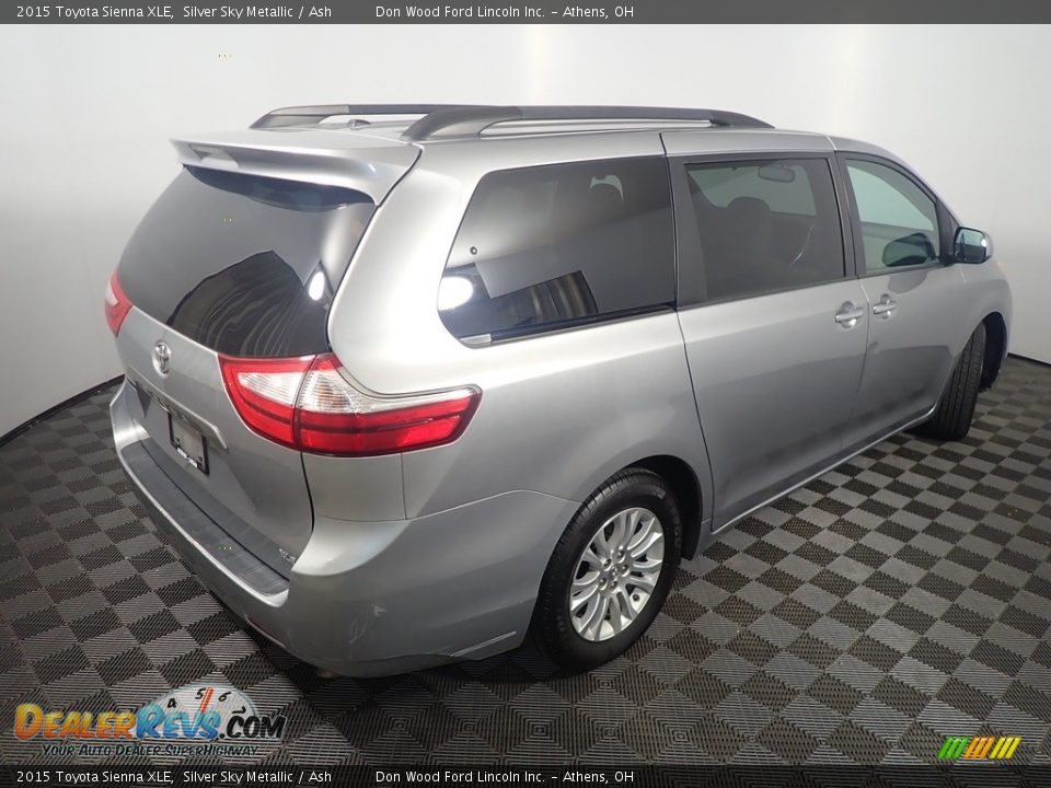2015 Toyota Sienna XLE Silver Sky Metallic / Ash Photo #17