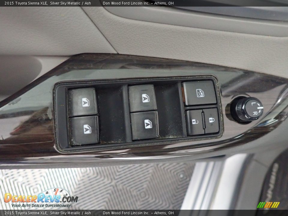 2015 Toyota Sienna XLE Silver Sky Metallic / Ash Photo #21