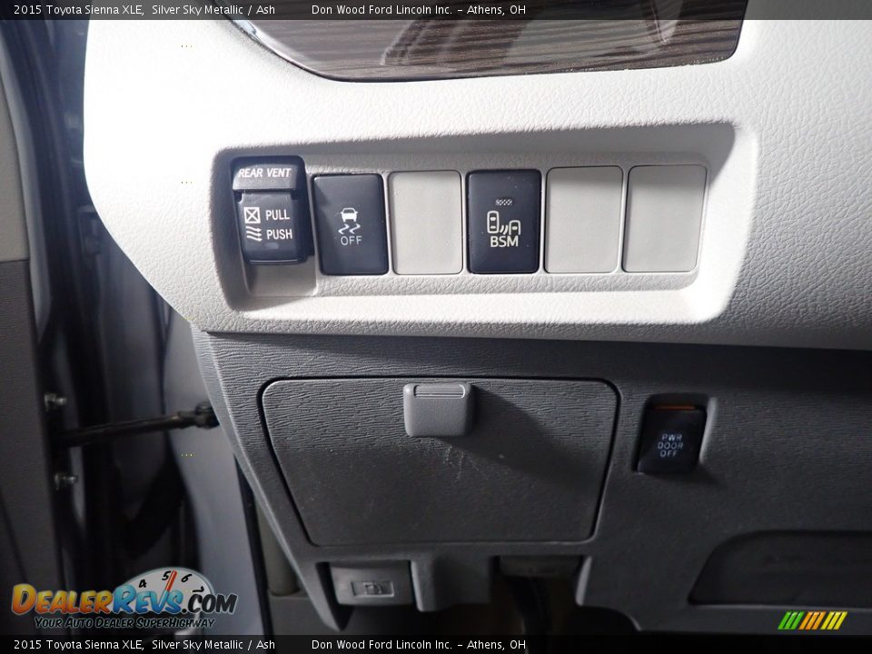 2015 Toyota Sienna XLE Silver Sky Metallic / Ash Photo #30