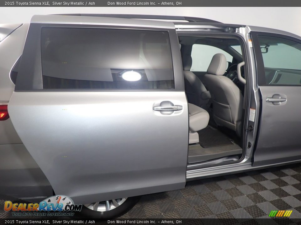 2015 Toyota Sienna XLE Silver Sky Metallic / Ash Photo #35