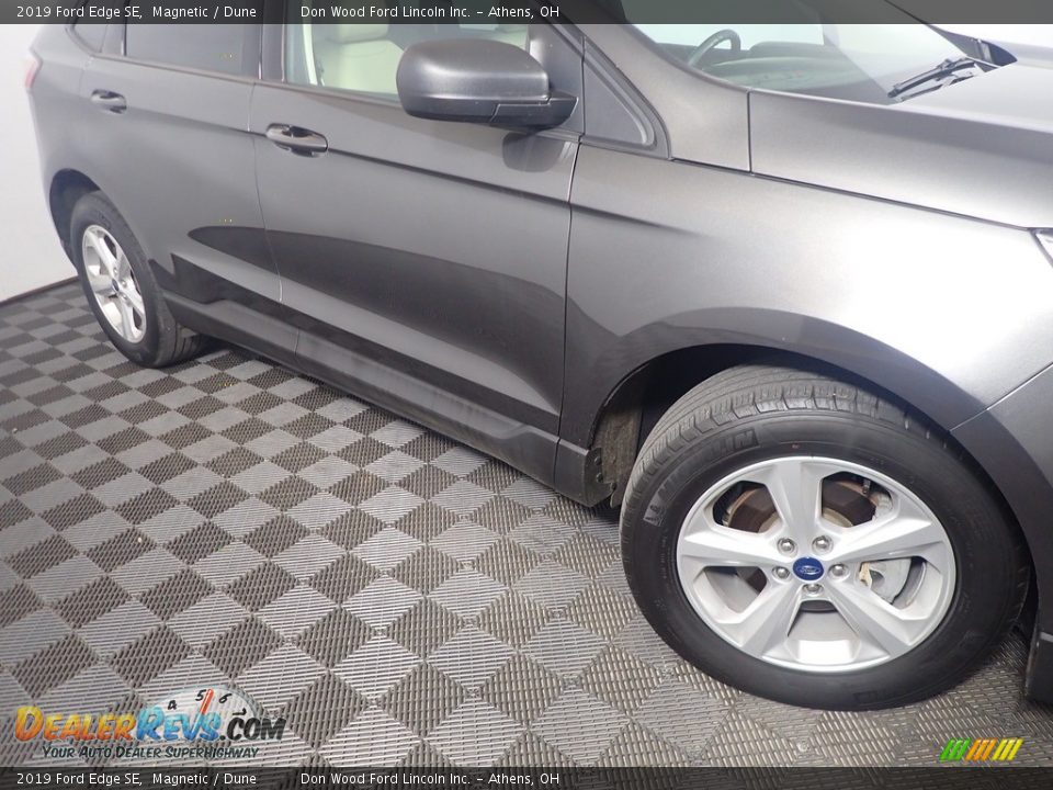 2019 Ford Edge SE Magnetic / Dune Photo #4