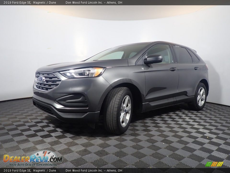 2019 Ford Edge SE Magnetic / Dune Photo #8