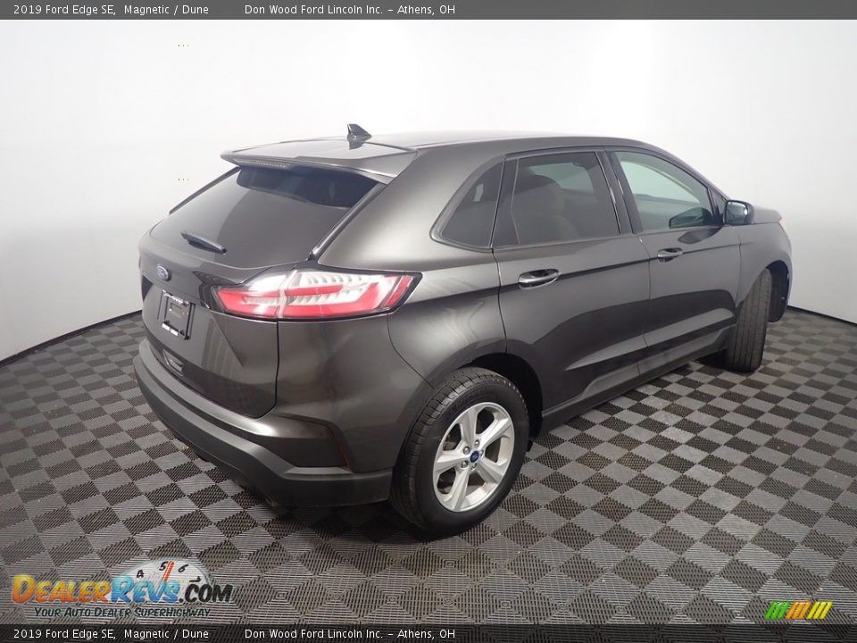 2019 Ford Edge SE Magnetic / Dune Photo #17