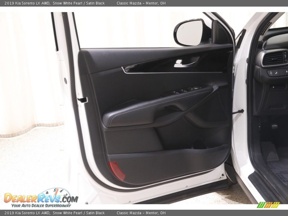 2019 Kia Sorento LX AWD Snow White Pearl / Satin Black Photo #4