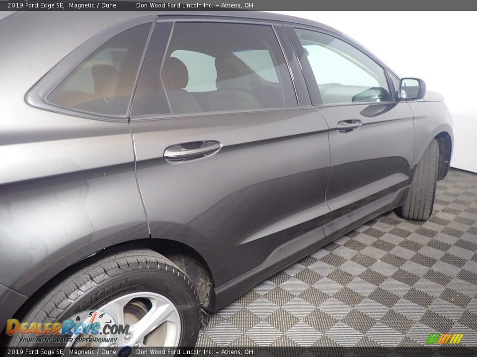 2019 Ford Edge SE Magnetic / Dune Photo #19