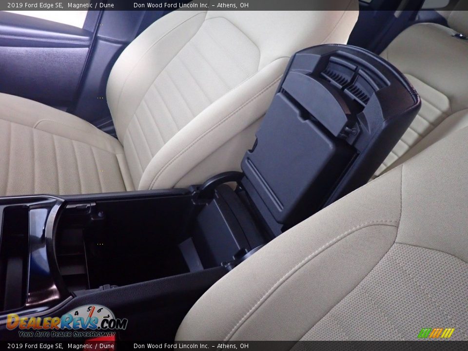 2019 Ford Edge SE Magnetic / Dune Photo #33
