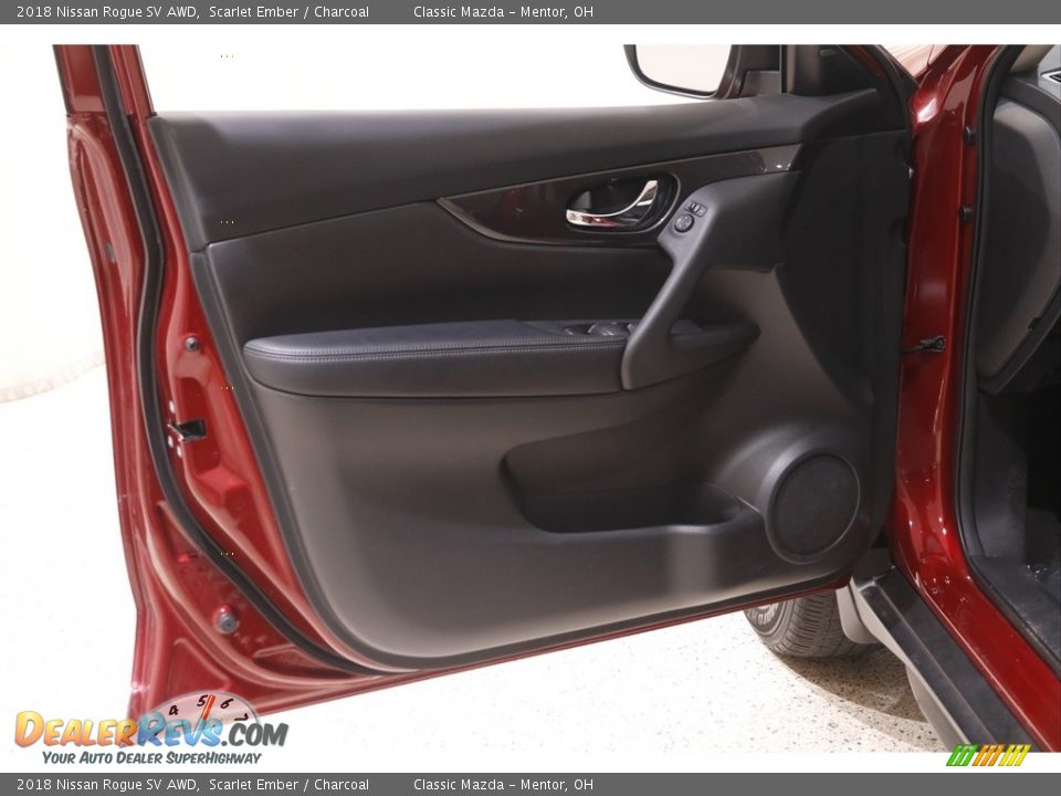 2018 Nissan Rogue SV AWD Scarlet Ember / Charcoal Photo #4