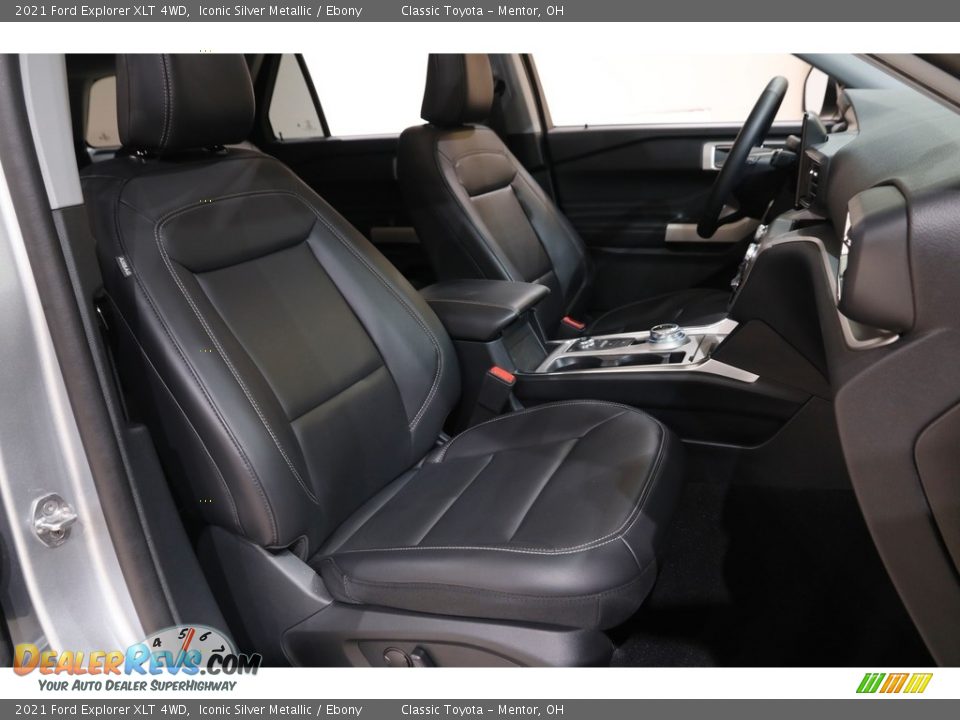 Front Seat of 2021 Ford Explorer XLT 4WD Photo #16