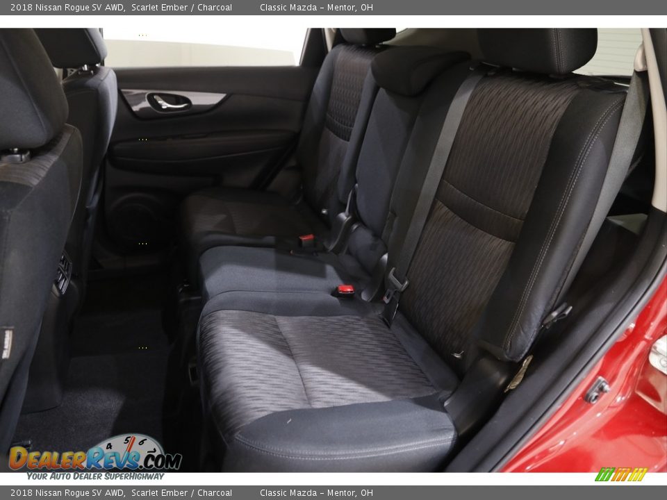 2018 Nissan Rogue SV AWD Scarlet Ember / Charcoal Photo #16