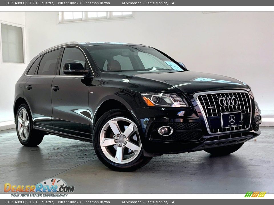 Front 3/4 View of 2012 Audi Q5 3.2 FSI quattro Photo #34