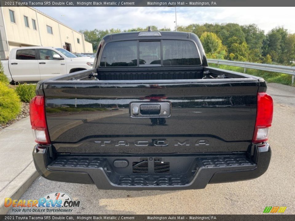 2021 Toyota Tacoma SR5 Double Cab Midnight Black Metallic / Cement Photo #8