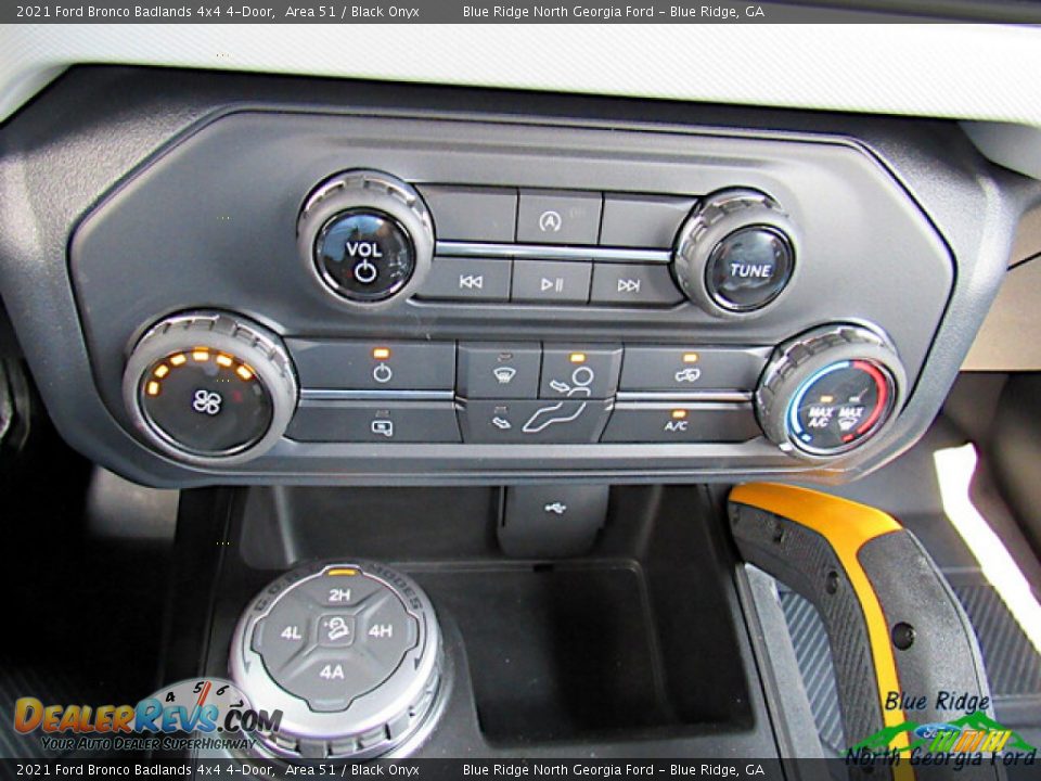 Controls of 2021 Ford Bronco Badlands 4x4 4-Door Photo #21
