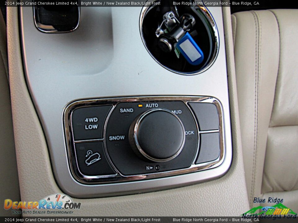 2014 Jeep Grand Cherokee Limited 4x4 Bright White / New Zealand Black/Light Frost Photo #24