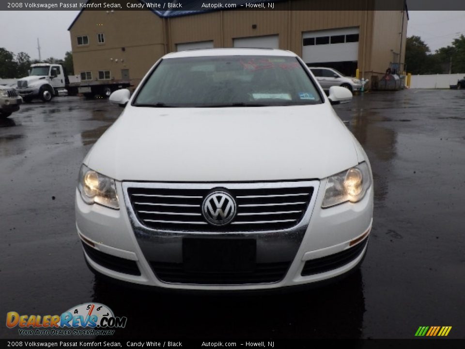 2008 Volkswagen Passat Komfort Sedan Candy White / Black Photo #2