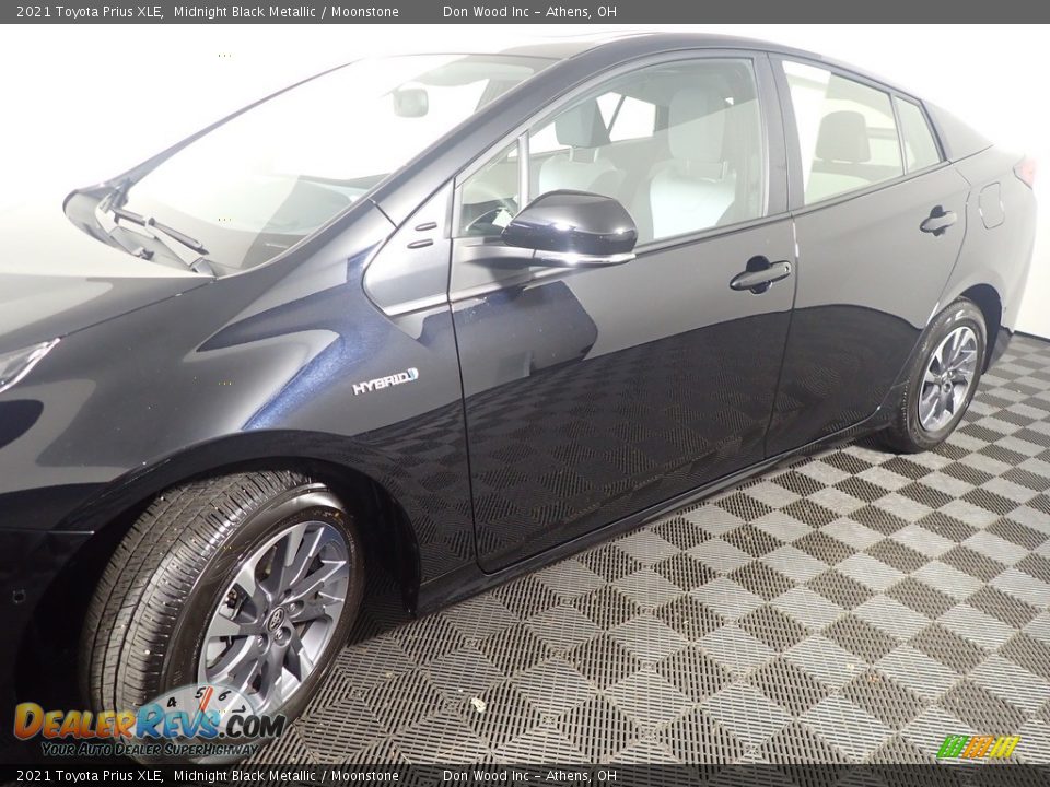 2021 Toyota Prius XLE Midnight Black Metallic / Moonstone Photo #12