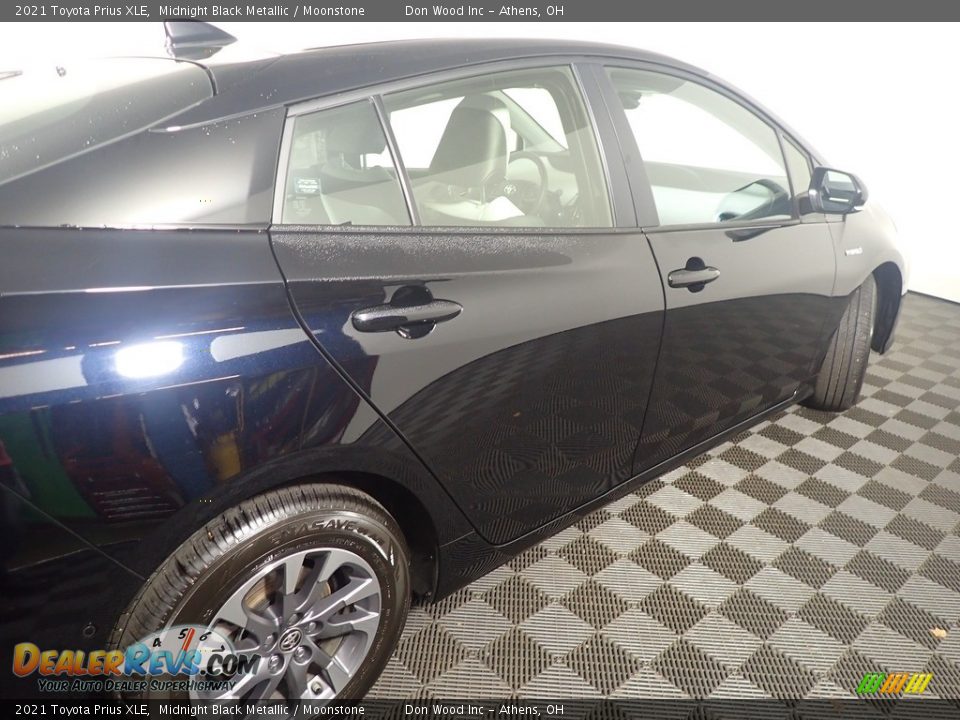 2021 Toyota Prius XLE Midnight Black Metallic / Moonstone Photo #21