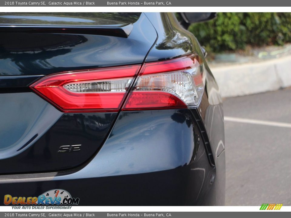 2018 Toyota Camry SE Galactic Aqua Mica / Black Photo #7