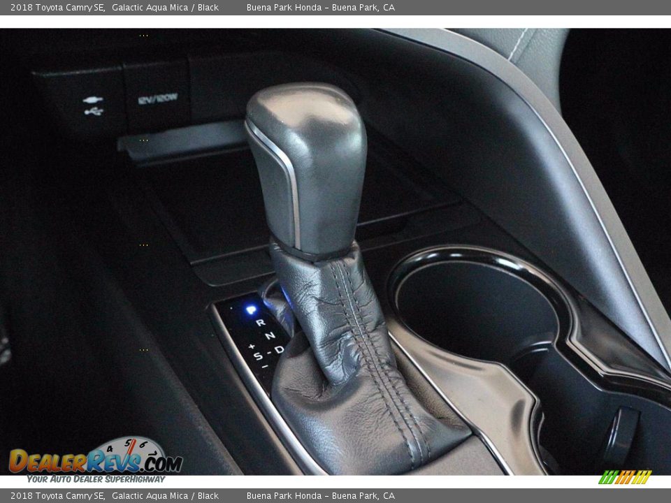 2018 Toyota Camry SE Galactic Aqua Mica / Black Photo #27