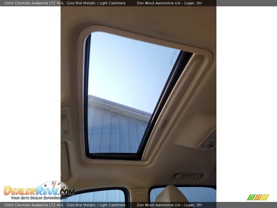 2009 Chevrolet Avalanche LTZ 4x4 Gold Mist Metallic / Light Cashmere Photo #4