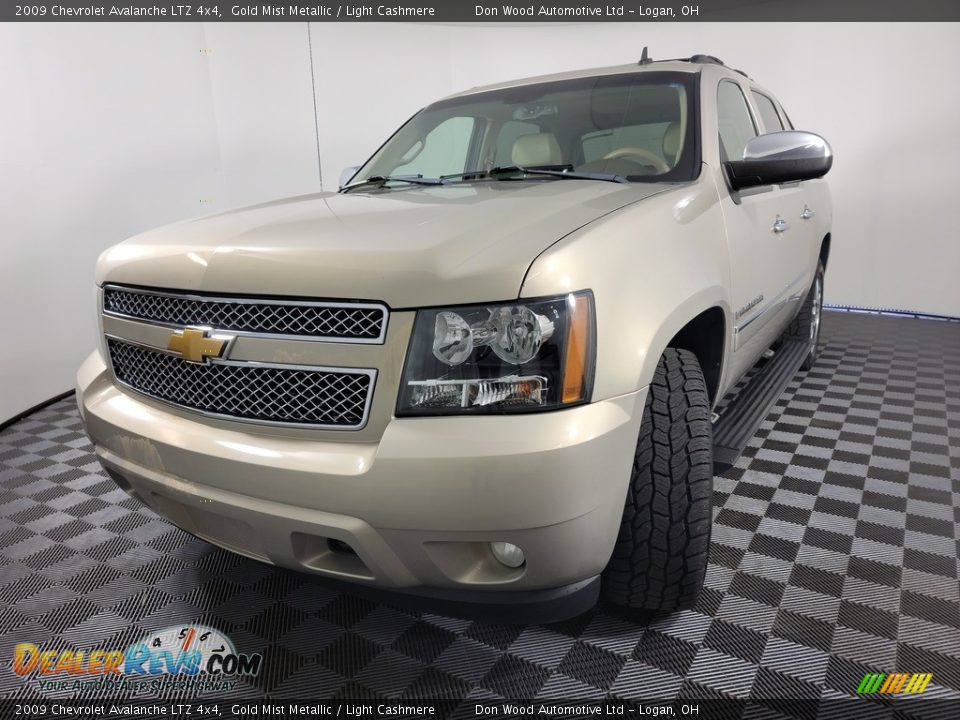 2009 Chevrolet Avalanche LTZ 4x4 Gold Mist Metallic / Light Cashmere Photo #7