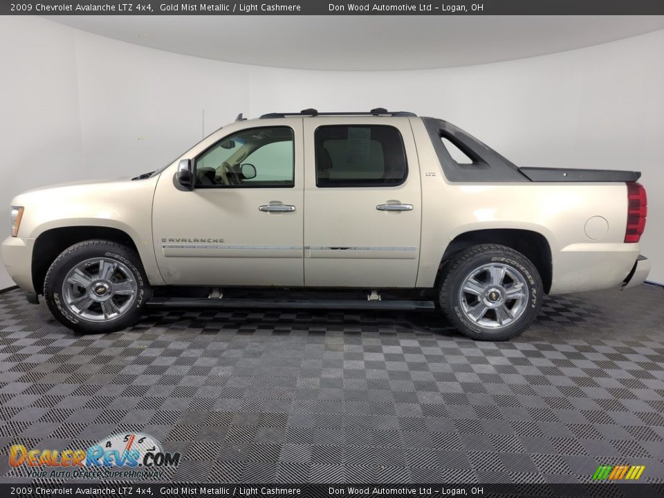 2009 Chevrolet Avalanche LTZ 4x4 Gold Mist Metallic / Light Cashmere Photo #8