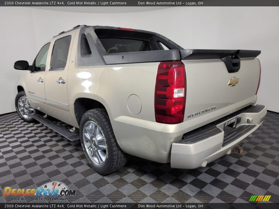 2009 Chevrolet Avalanche LTZ 4x4 Gold Mist Metallic / Light Cashmere Photo #9