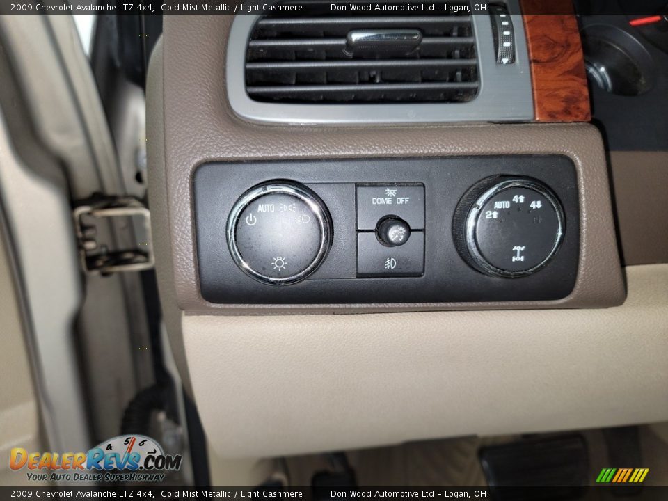 2009 Chevrolet Avalanche LTZ 4x4 Gold Mist Metallic / Light Cashmere Photo #21