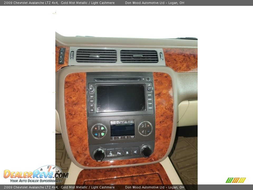 2009 Chevrolet Avalanche LTZ 4x4 Gold Mist Metallic / Light Cashmere Photo #24