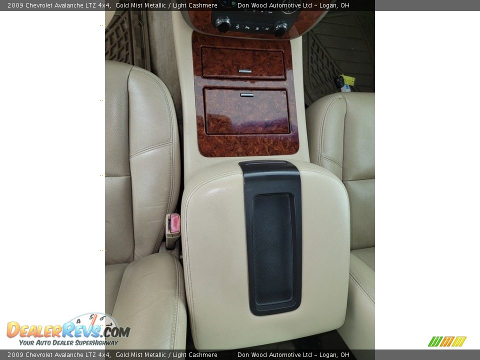 2009 Chevrolet Avalanche LTZ 4x4 Gold Mist Metallic / Light Cashmere Photo #25
