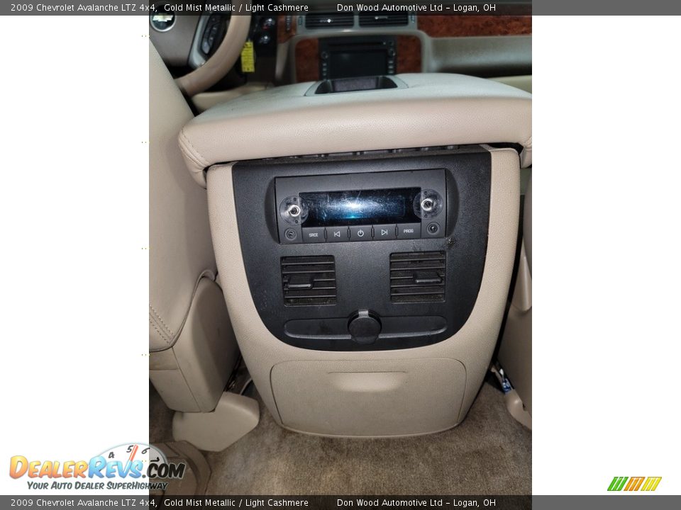 2009 Chevrolet Avalanche LTZ 4x4 Gold Mist Metallic / Light Cashmere Photo #29