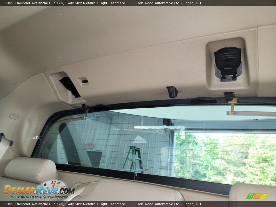 2009 Chevrolet Avalanche LTZ 4x4 Gold Mist Metallic / Light Cashmere Photo #30