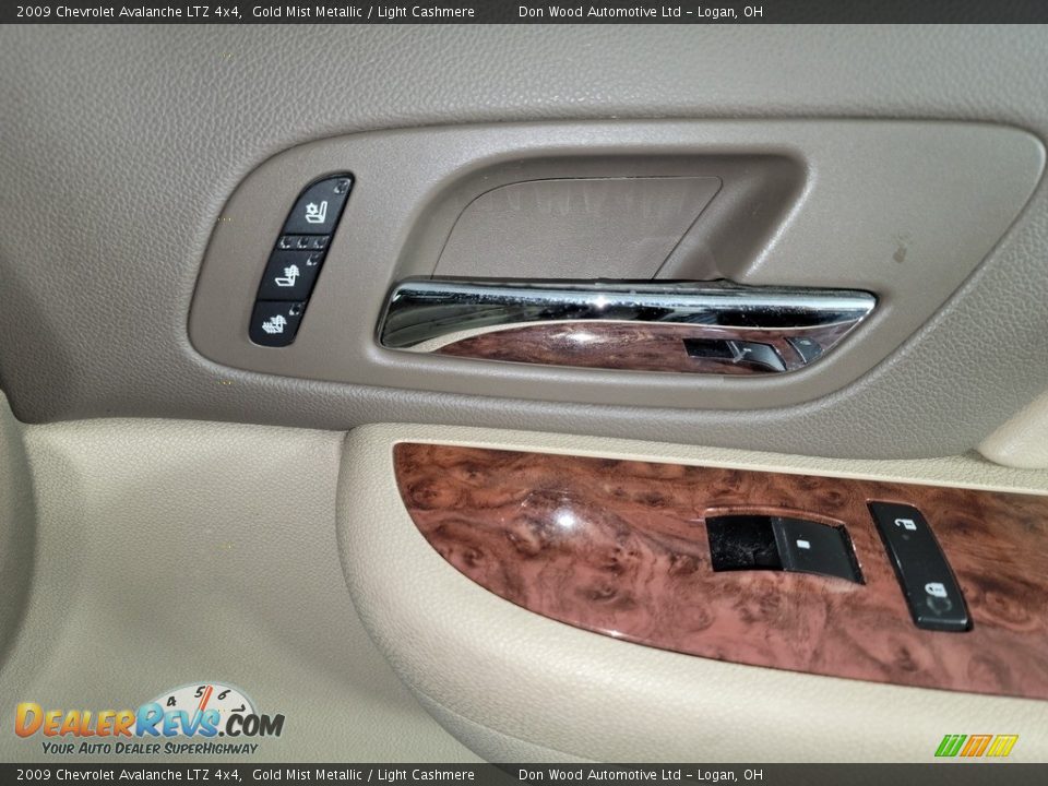 2009 Chevrolet Avalanche LTZ 4x4 Gold Mist Metallic / Light Cashmere Photo #33