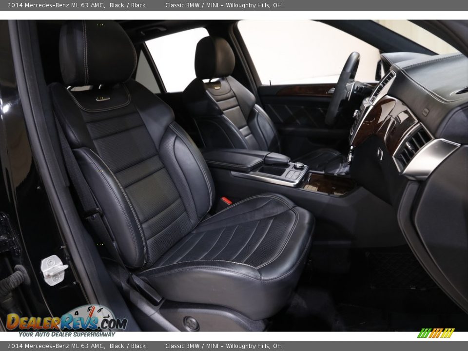 Front Seat of 2014 Mercedes-Benz ML 63 AMG Photo #18