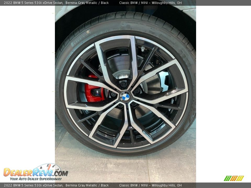 2022 BMW 5 Series 530i xDrive Sedan Wheel Photo #3