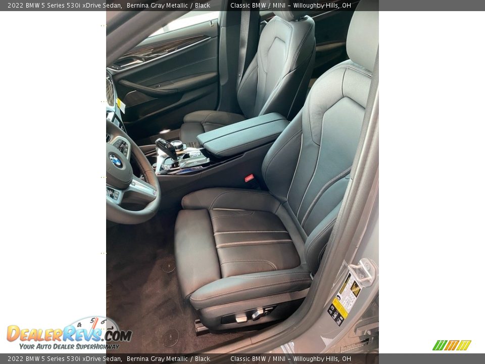 Front Seat of 2022 BMW 5 Series 530i xDrive Sedan Photo #4