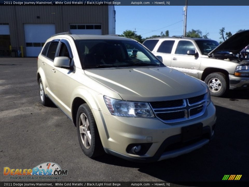 2011 Dodge Journey Mainstreet White Gold Metallic / Black/Light Frost Beige Photo #3