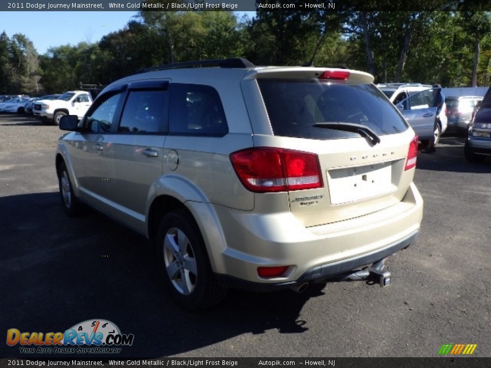 2011 Dodge Journey Mainstreet White Gold Metallic / Black/Light Frost Beige Photo #4