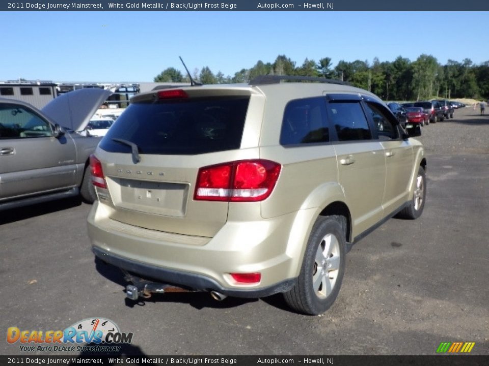 2011 Dodge Journey Mainstreet White Gold Metallic / Black/Light Frost Beige Photo #6