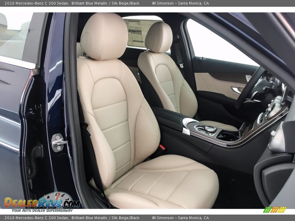 2019 Mercedes-Benz C 300 Sedan Brilliant Blue Metallic / Silk Beige/Black Photo #5