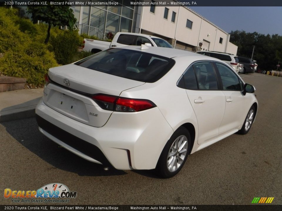 2020 Toyota Corolla XLE Blizzard Pearl White / Macadamia/Beige Photo #16